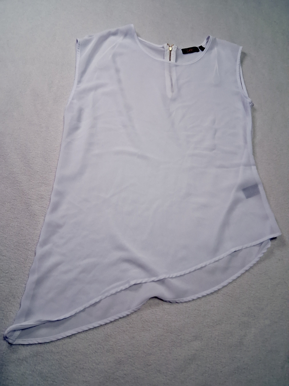 4/20$ Dex White Sleeveless Asymmetric Chiffon Camisole